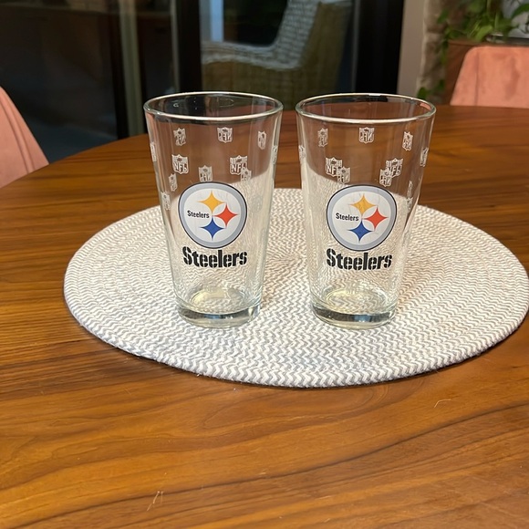 Pittsburgh Steelers Set of 4 Pint Glasses - Picture 2 of 4